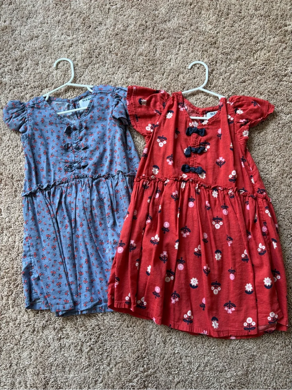 Old Navy Red Floral Ruffle-Sleeve Dress for Kids - 4T Bundle